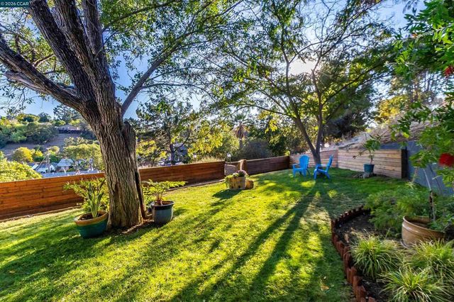 341 Paloma Ct, Martinez, CA 94553