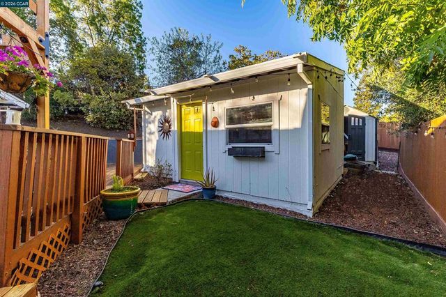 341 Paloma Ct, Martinez, CA 94553