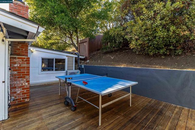 341 Paloma Ct, Martinez, CA 94553