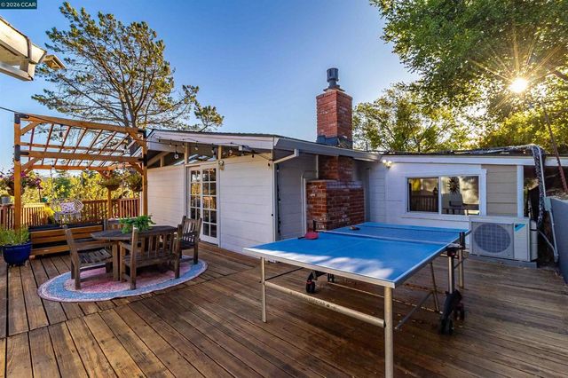 341 Paloma Ct, Martinez, CA 94553