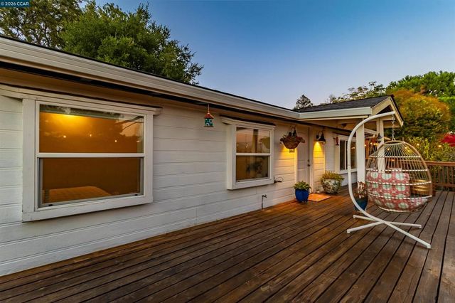 341 Paloma Ct, Martinez, CA 94553