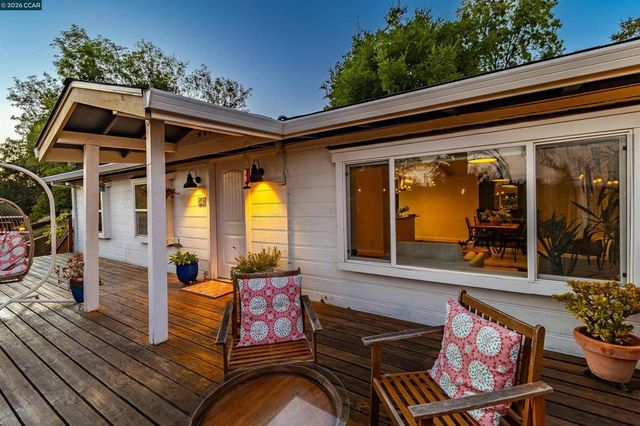 341 Paloma Ct, Martinez, CA 94553