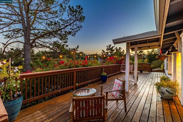 341 Paloma Ct, Martinez, CA 94553