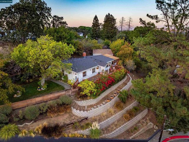 341 Paloma Ct, Martinez, CA 94553