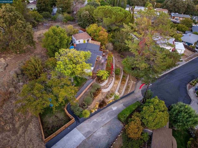 341 Paloma Ct, Martinez, CA 94553