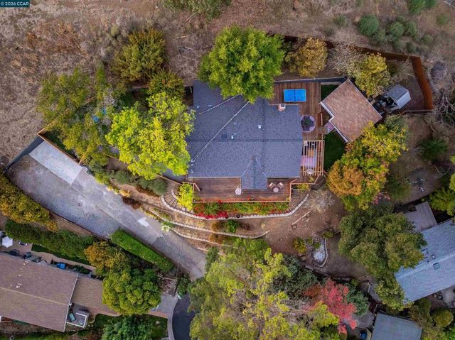 341 Paloma Ct, Martinez, CA 94553