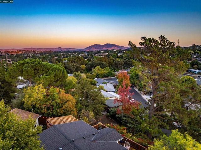 341 Paloma Ct, Martinez, CA 94553