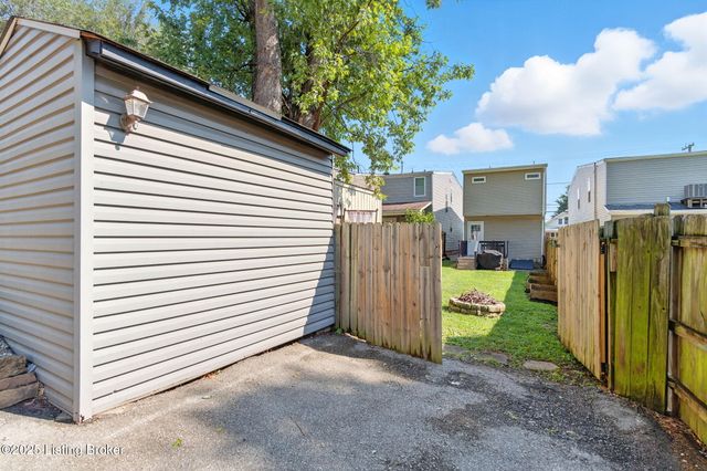 1222 Goss Ave, Louisville, KY 40217