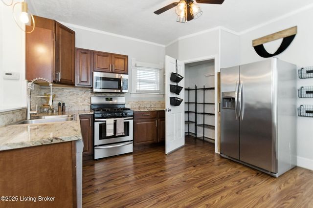 1222 Goss Ave, Louisville, KY 40217