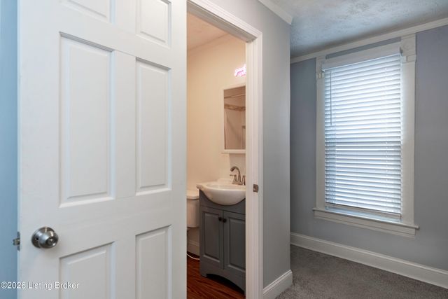 1222 Goss Ave, Louisville, KY 40217