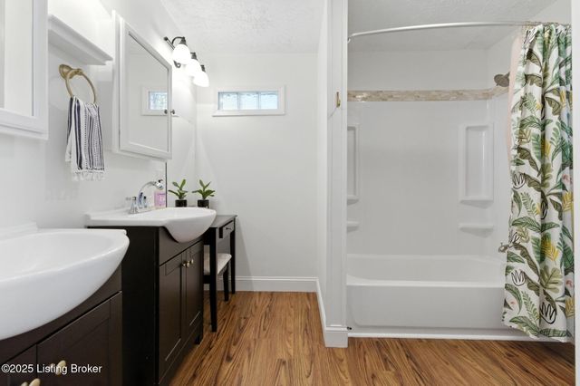 1222 Goss Ave, Louisville, KY 40217