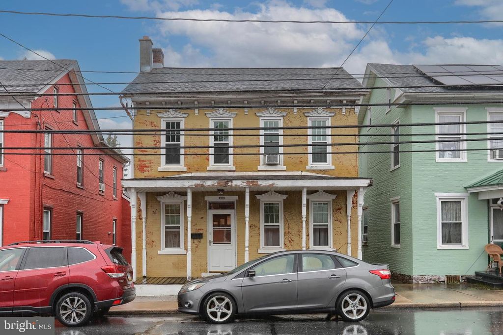 212 E MAIN AVE, Myerstown, PA 17067