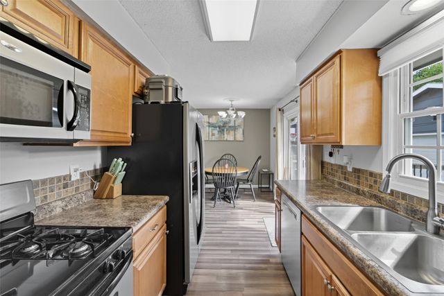 1028 7th Street NW, Altoona, IA 50009