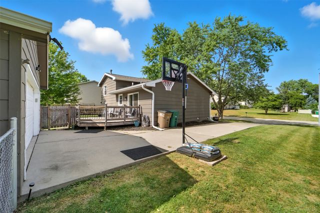 1028 7th Street NW, Altoona, IA 50009