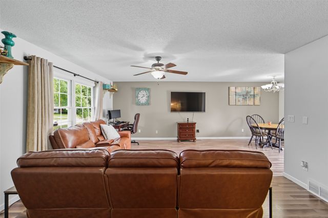 1028 7th Street NW, Altoona, IA 50009