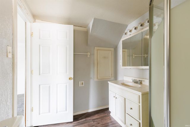 126 E Whitley Street, Churubusco, IN 46723