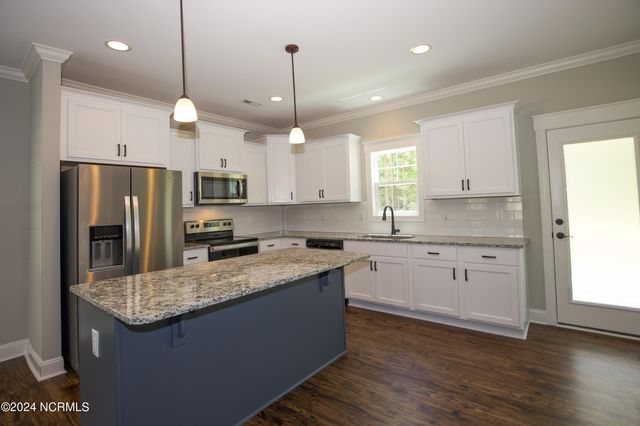 1021 Juniper Lake Road, West End, NC 27376