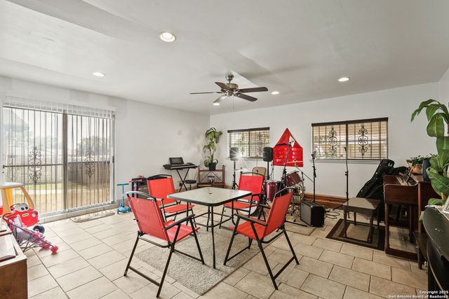 2118 Gaines Mill, San Antonio, TX 78245