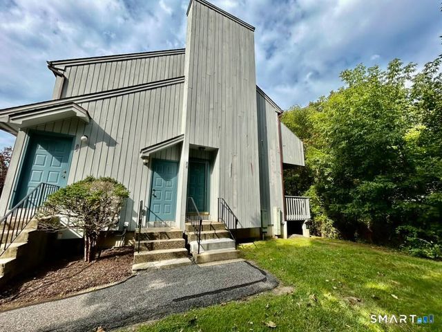 19 Somers Street B8, Danbury, CT 06810