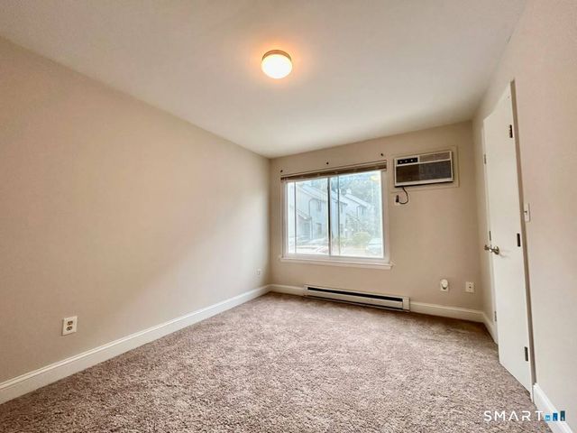 19 Somers Street B8, Danbury, CT 06810
