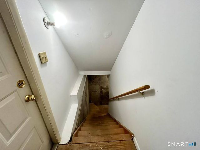 19 Somers Street B8, Danbury, CT 06810