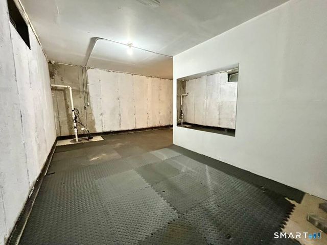 19 Somers Street B8, Danbury, CT 06810