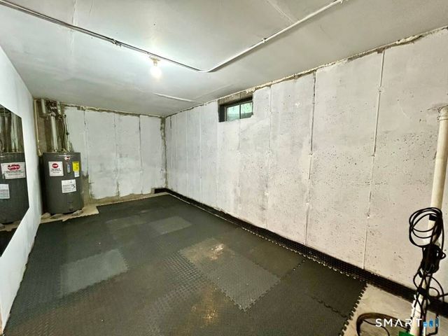 19 Somers Street B8, Danbury, CT 06810