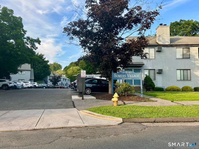 19 Somers Street B8, Danbury, CT 06810