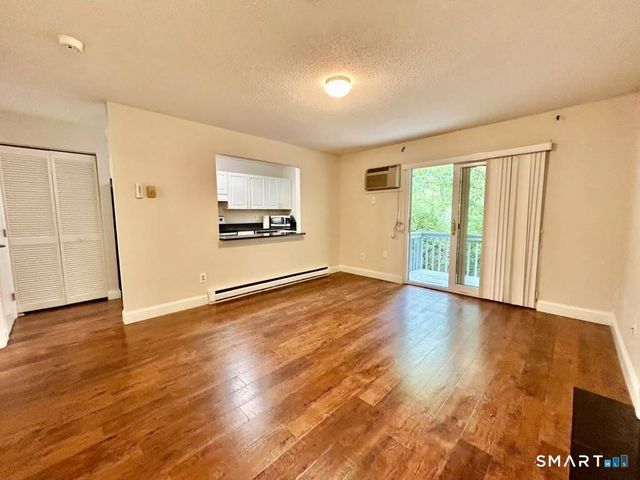 19 Somers Street B8, Danbury, CT 06810