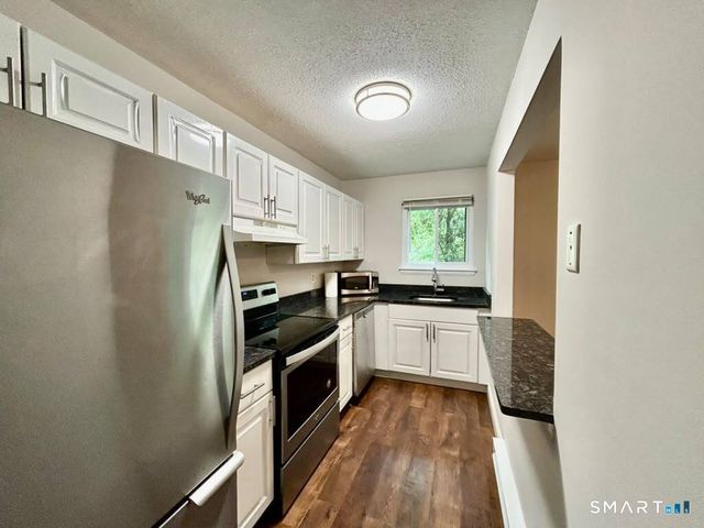 19 Somers Street B8, Danbury, CT 06810