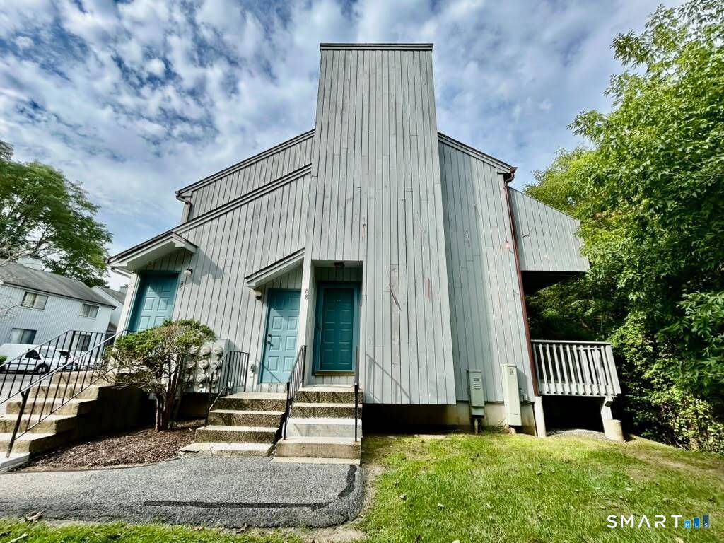 19 Somers Street B8, Danbury, CT 06810