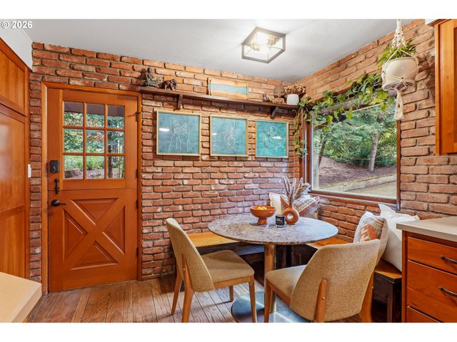 10235 Nw LEAHY Rd, Portland, OR 97229