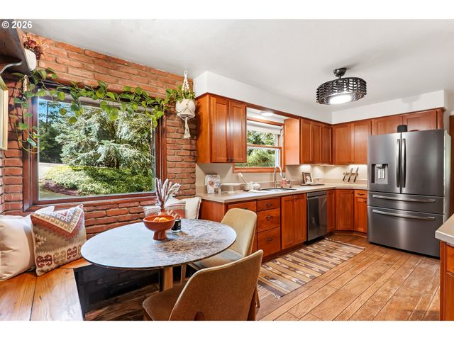 10235 Nw LEAHY Rd, Portland, OR 97229