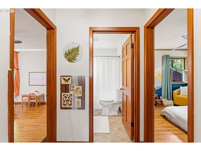 10235 Nw LEAHY Rd, Portland, OR 97229