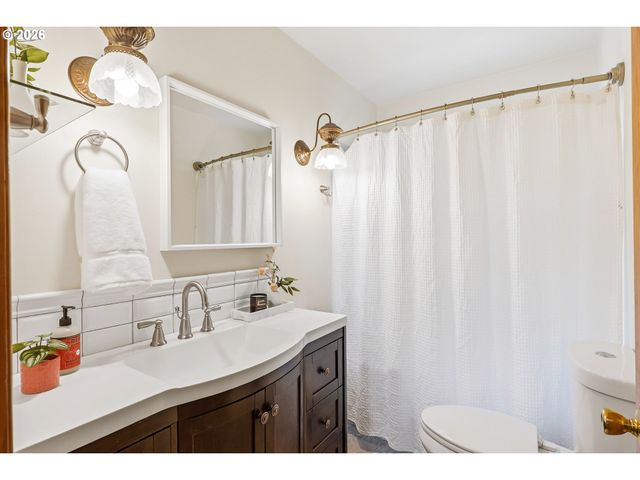 10235 Nw LEAHY Rd, Portland, OR 97229