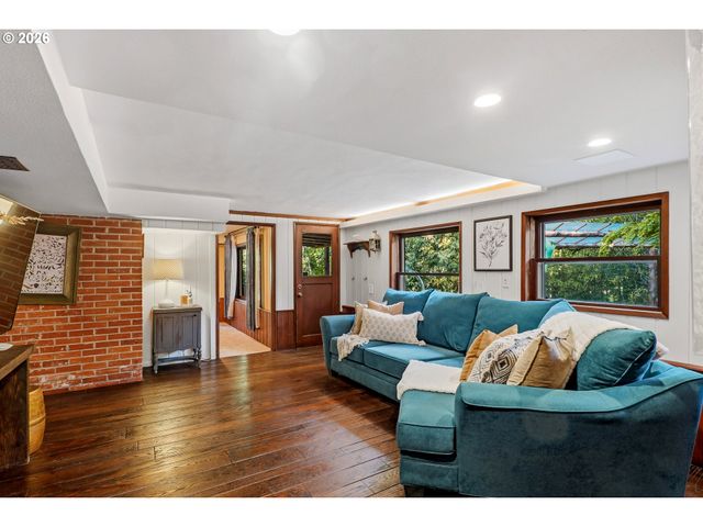 10235 Nw LEAHY Rd, Portland, OR 97229