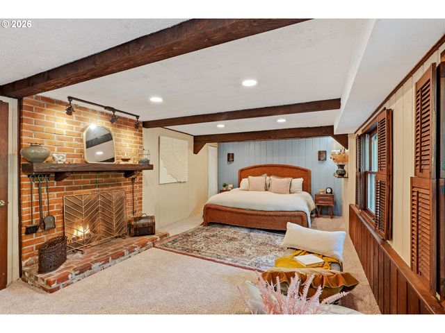 10235 Nw LEAHY Rd, Portland, OR 97229