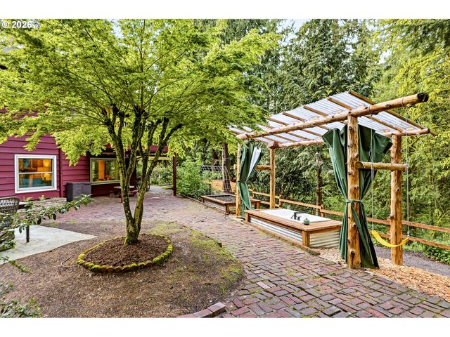 10235 Nw LEAHY Rd, Portland, OR 97229