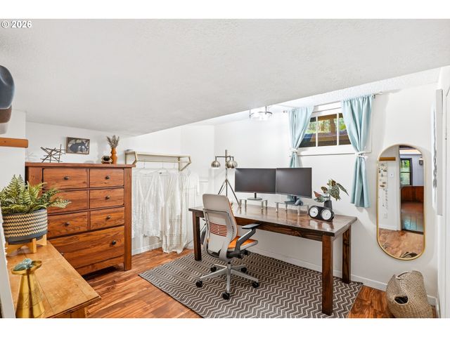 10235 Nw LEAHY Rd, Portland, OR 97229