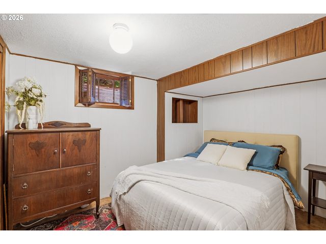 10235 Nw LEAHY Rd, Portland, OR 97229