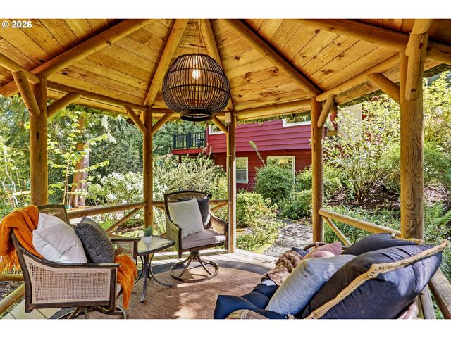 10235 Nw LEAHY Rd, Portland, OR 97229