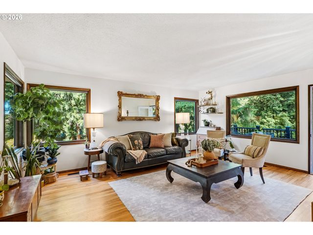 10235 Nw LEAHY Rd, Portland, OR 97229