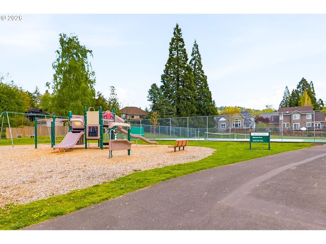 10235 Nw LEAHY Rd, Portland, OR 97229