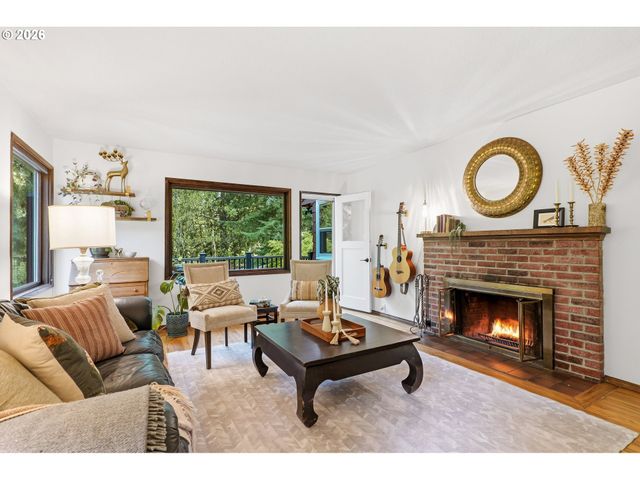 10235 Nw LEAHY Rd, Portland, OR 97229