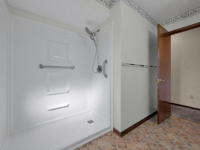 1760 Rainbow Drive NE, Lancaster, OH 43130