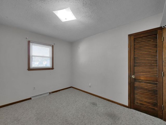 1760 Rainbow Drive NE, Lancaster, OH 43130