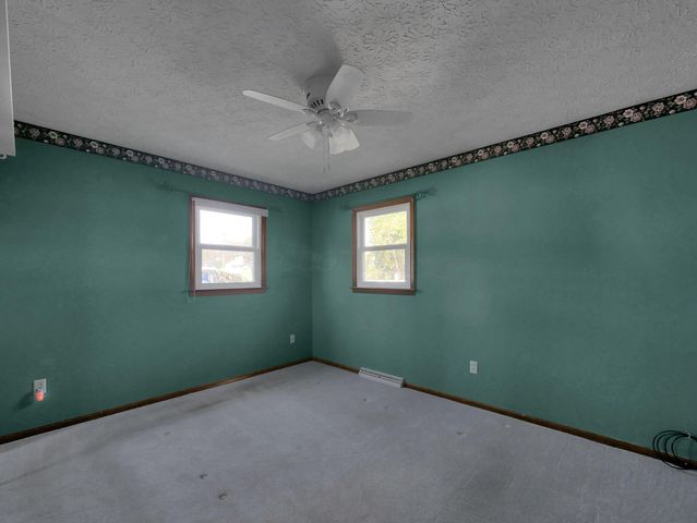 1760 Rainbow Drive NE, Lancaster, OH 43130