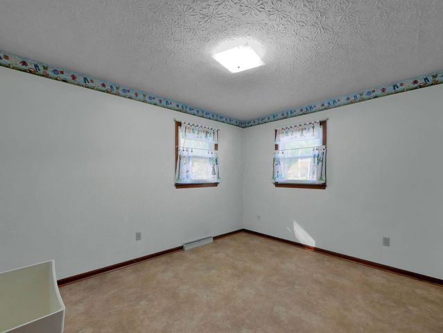 1760 Rainbow Drive NE, Lancaster, OH 43130