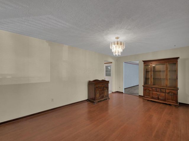 1760 Rainbow Drive NE, Lancaster, OH 43130