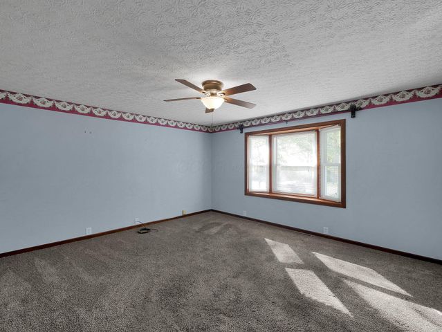 1760 Rainbow Drive NE, Lancaster, OH 43130